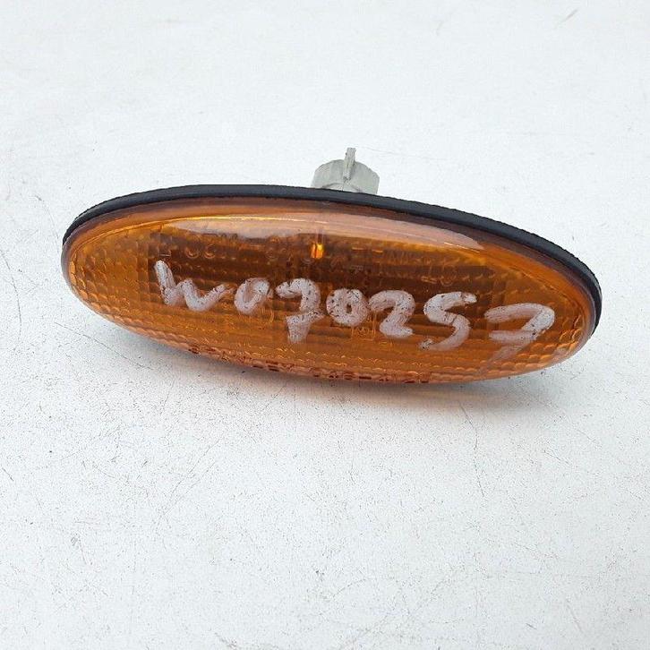 CLIGNOTANT AILE AVANT GAUCHE Mazda 323 Fastbreak (BJ14), Autos : Pièces & Accessoires, Éclairage, Mazda, Utilisé