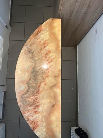 Decoratieve tafels en spiegels voor thuis beschikbaar voor biedingen