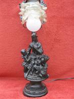 Vintage lamp van vrouw met 2 kindjes., Antiek en Kunst, Antiek | Verlichting, Ophalen