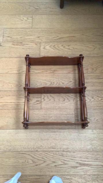 Etagere en merisier joliment travaillee, Maison & Meubles, Enlèvement, Utilisé