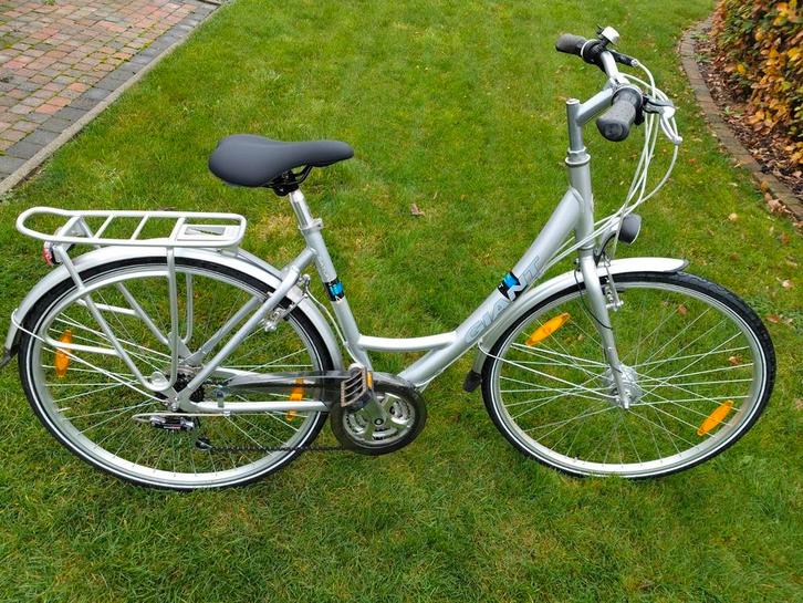 Prachtige giant dames fiets perfect in orde lees beschrijvin, Fietsen en Brommers, Fietsen | Dames | Damesfietsen, Zo goed als nieuw