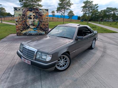 Mercedes-Benz 300 CE (C124), Auto's, Mercedes-Benz, Particulier, Elektrische ramen, Zetelverwarming, Benzine, Grijs, Ophalen