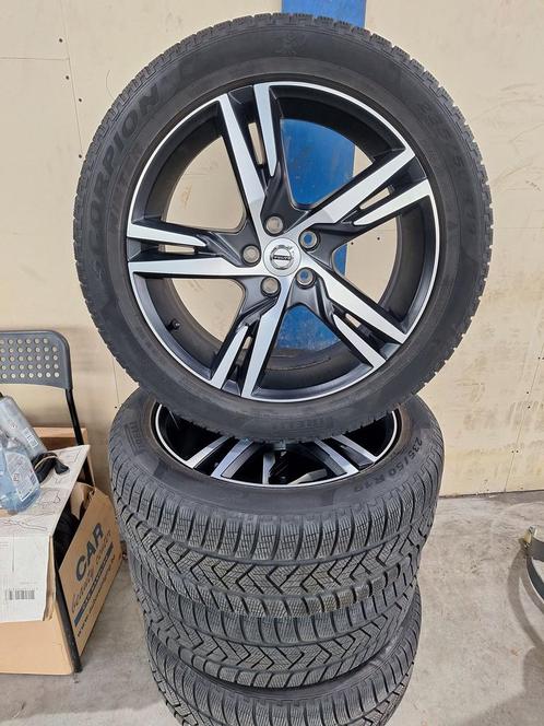 Volvo XC40 Winterset 19 Inch Origineel, Auto-onderdelen, Banden en Velgen, Banden en Velgen, Winterbanden, 19 inch, 235 mm, Personenwagen
