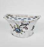 Bouquetière en faïence de Samadet, Enlèvement ou Envoi