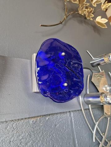 Wandlamp in blauw geblazen Murano-glas, jaren 70 beschikbaar voor biedingen
