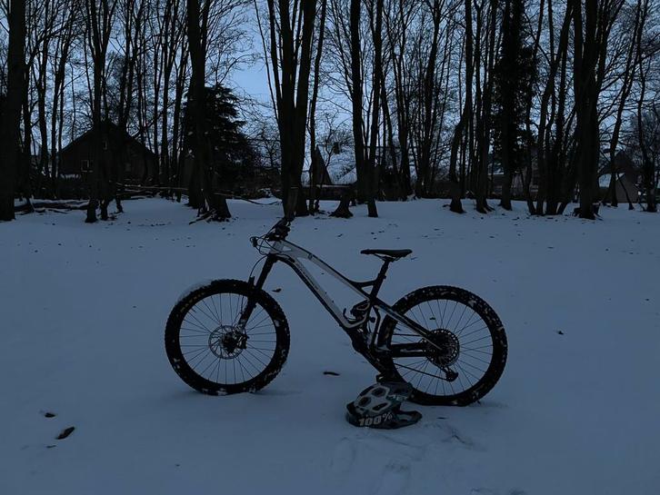 Mondraker foxy RR full carbon, Vélos & Vélomoteurs, Vélos | VTT & Mountainbikes, Utilisé, Hommes, Autres marques, 49 à 53 cm, VTT tout suspendu