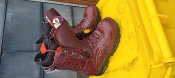 burton sabbath oxblood 44 beschikbaar voor biedingen