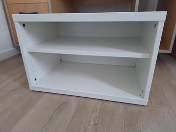 Lage kast (39cm hoog) beschikbaar voor biedingen