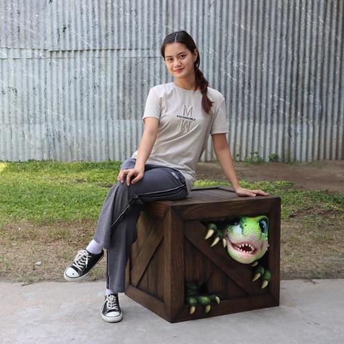 Dinosaurs Table Peek a Boo - Gel Coated Kindertafel, Kinderen en Baby's, Kinderkamer | Tafels en Stoelen, Nieuw, Ophalen