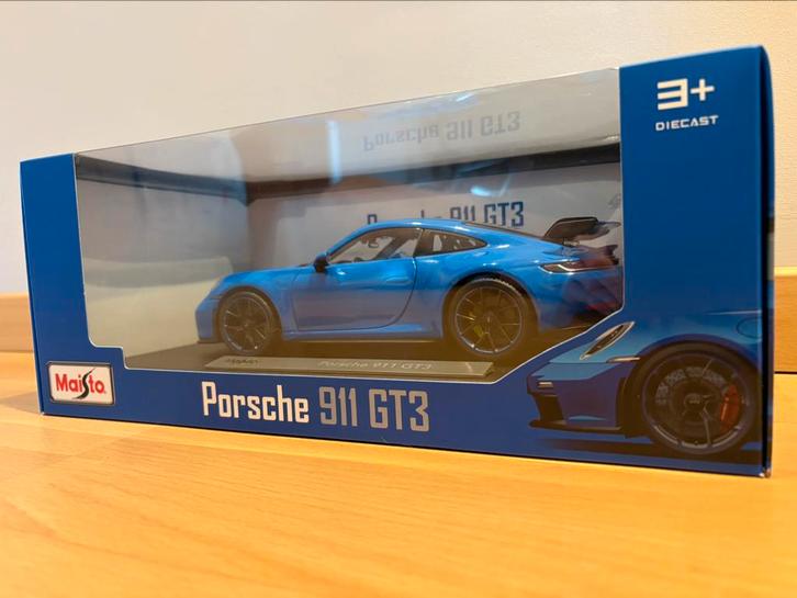 Modelauto’s 1:18, Hobby en Vrije tijd, Modelauto's | 1:18, Zo goed als nieuw, Auto, Burago, Ophalen