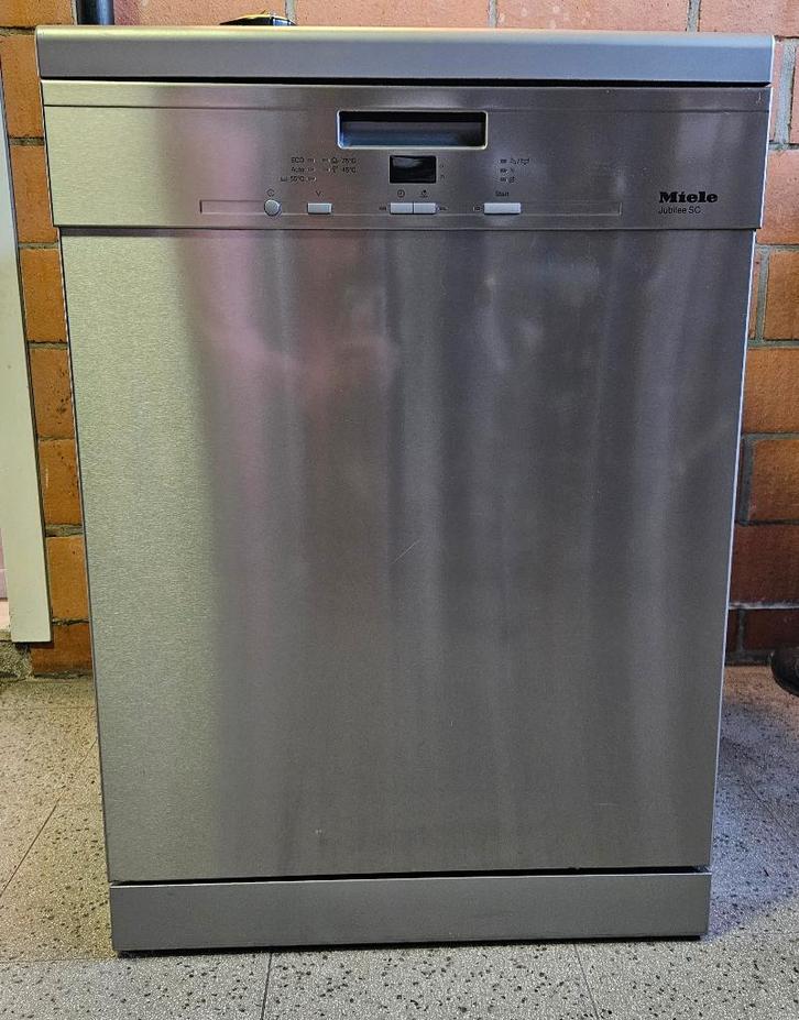 Miele Vaatwasser, Electroménager, Lave-vaisselle, Utilisé, Autoportant, Moins de 85 cm, 45 à 60 cm, Moins de 10 litres, Classe énergétique A ou plus économe