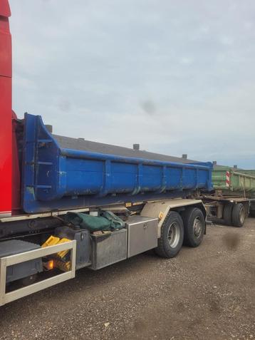 2 x haakcontainer/afzetcontainer 6m beschikbaar voor biedingen