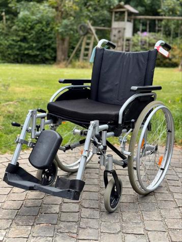 B + B Rolstoel Vouwbare | Lichtgewicht Invalide rolwagen beschikbaar voor biedingen