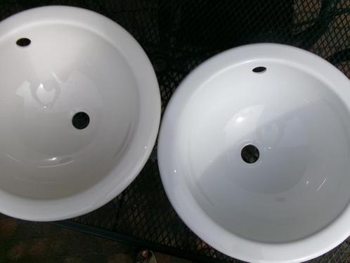 lavabo's (2) polyester, Huis en Inrichting, Badkamer | Badkamermeubels, Nieuw, Ophalen