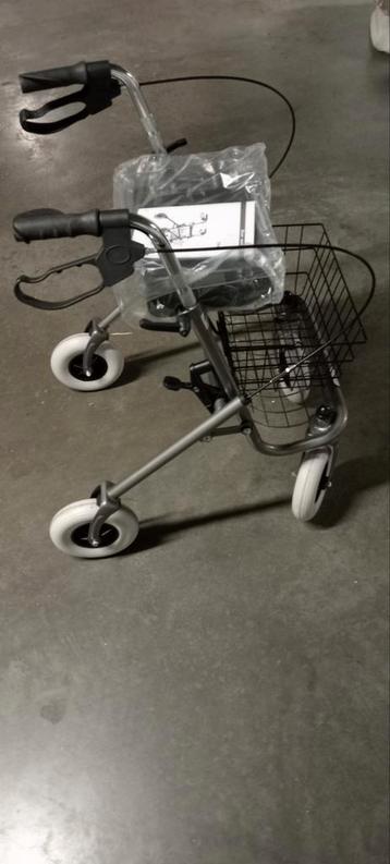 Splinternieuwe rollator 286b beschikbaar voor biedingen