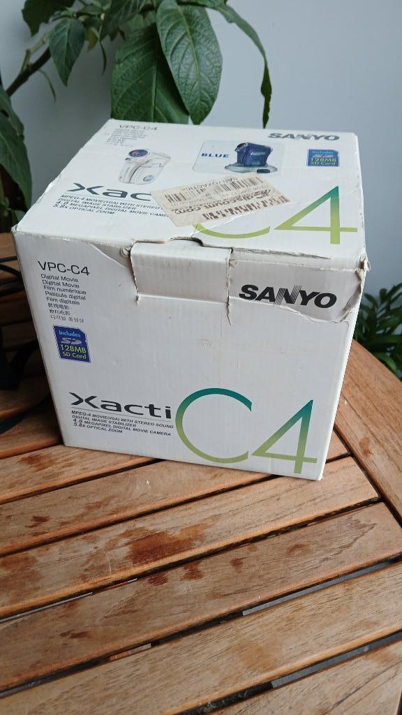 Sanyo VPC-C4 digitale camera als nieuw in doos compaq, Audio, Tv en Foto, Videocamera's Digitaal, Zo goed als nieuw, Camera, Geheugenkaart
