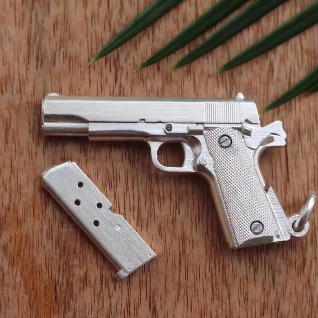 Colt M1911 Hanger - 925 Zilver, Handtassen en Accessoires, Kettinghangers, Nieuw, Zilver, Zilver, Overige voorstellingen, Verzenden