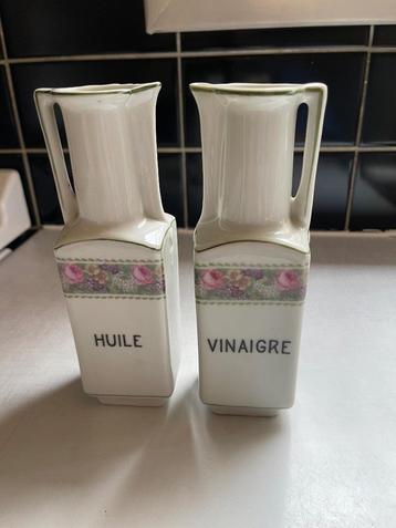 Olie- en azijn setje in vintage stijl beschikbaar voor biedingen