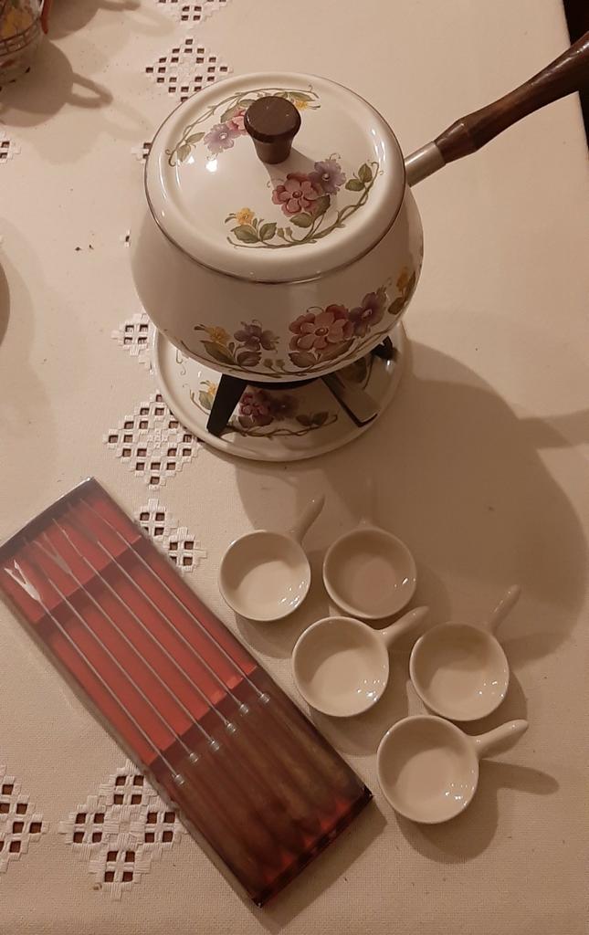 Emaille fondueset, Elektronische apparatuur, Fonduesets, Zo goed als nieuw, Fondueset, Brander, Ophalen of Verzenden