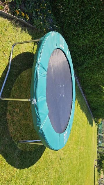 Trampoline  150 euro of eerlijk bod beschikbaar voor biedingen
