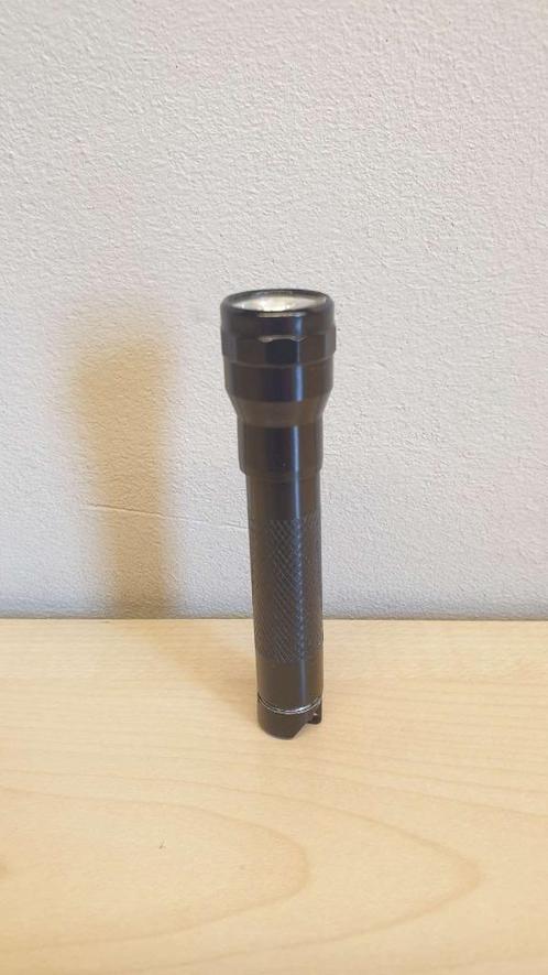 Mini zaklamp pillamp, H 8,2cm, diam 1,5cm, AAA batterij 1,5V, Caravans en Kamperen, Zaklampen, Batterij, Ophalen of Verzenden