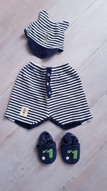 babysetje / broekje -schoentjes en pet beschikbaar voor biedingen