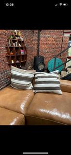 Set van 2 grote kussens Pomax  Zo goed als nieuw!, Huis en Inrichting, Ophalen, Zo goed als nieuw, Beige, Vierkant