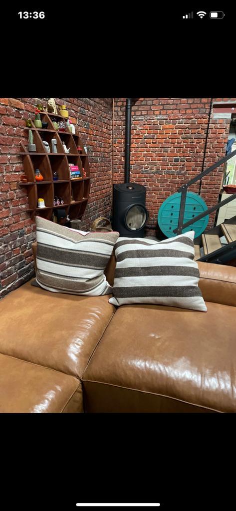 Set van 2 grote kussens Pomax  Zo goed als nieuw!, Huis en Inrichting, Woonaccessoires | Kussens, Zo goed als nieuw, Beige, Vierkant