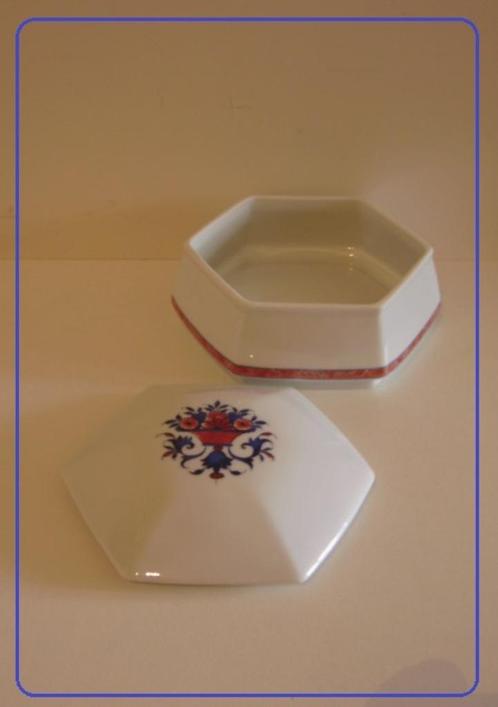 Dekseldoos van >>> RAYNAUD & C LIMOGES <<< ART DECO motief, Antiek en Kunst, Antiek | Porselein, Ophalen