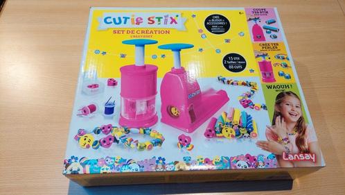 Boite Cutie Stix pour faire des bracelets soi-même, Enfants & Bébés, Jouets | Éducatifs & Créatifs, Utilisé, Bricolage, Enlèvement