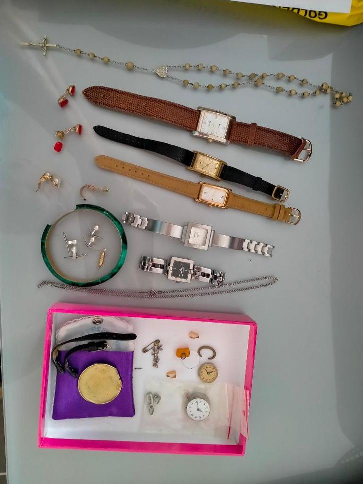 lot polshorloges, oorbellen, etc..., Handtassen en Accessoires, Horloges | Heren, Gebruikt, Polshorloge, Overige merken, Overige materialen