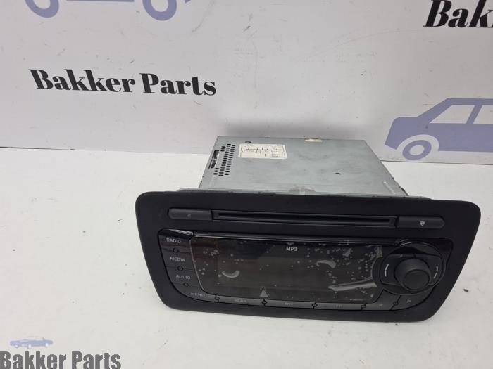 Radio d'un Seat Ibiza, -, -, 3 mois de garantie, Utilisé