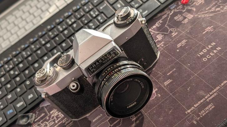 ​Praktica PL nova IB : Le SLR Solide de l'Allemagne de l'Est, TV, Hi-fi & Vidéo, Appareils photo analogiques, Utilisé, Enlèvement ou Envoi