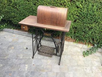 Vintage naaimachine  beschikbaar voor biedingen