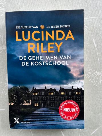 Boek Lucinda Riley De geheimen van de kostschool beschikbaar voor biedingen
