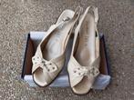 Crèmekleurige sandalen, Beige, Giorgio Zamponi, Gedragen, Sandalen of Muiltjes