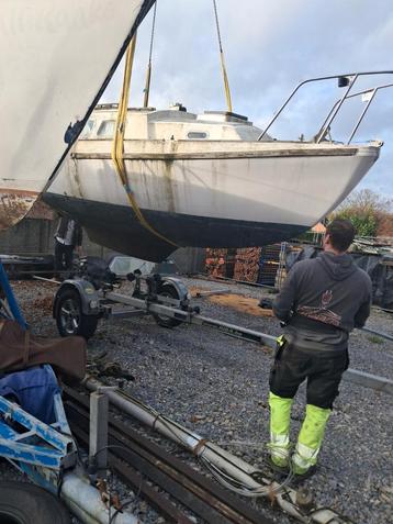Zeilboot beschikbaar voor biedingen