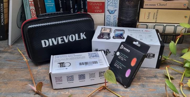 Divevolk Seatouch 4 max + phone case met rode filter, Audio, Tv en Foto, Fotografie | Onderwatercamera's, Zo goed als nieuw, Ophalen