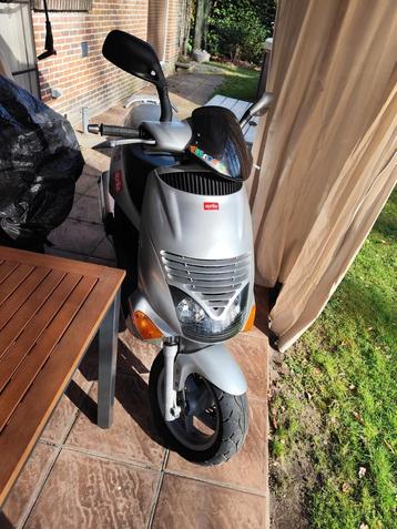 Aprilia sr 125 cc leonardo, Particulier