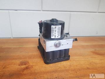 Ford Focus 2 en C-max 2007 - 2010 abs pomp 8m512c405aa €30 beschikbaar voor biedingen