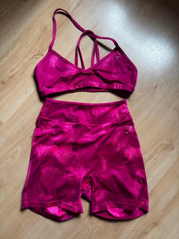 Gymshark GS power set, Kleding | Dames, Sportkleding, Zo goed als nieuw, Maat 42/44 (L), Roze, Ophalen of Verzenden