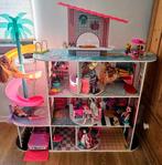 LOL surprise poppenhuis + poppen en accessoires, Kinderen en Baby's, Speelgoed | Poppenhuizen, Ophalen, Zo goed als nieuw, Accessoires