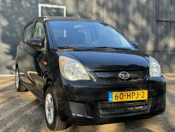 Daihatsu Cuore 1.0 Premium/Lichtmetalen velgen.