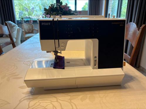 Pfaff Passport 2.0, Hobby en Vrije tijd, Naaimachines en Toebehoren, Zo goed als nieuw, Naaimachine, Pfaff, Industrieel, Ophalen