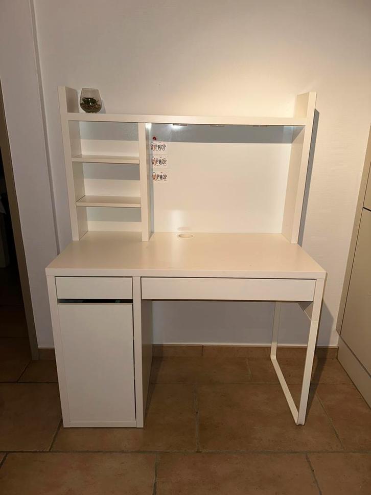 Bureau MICKE (ikea), Huis en Inrichting, Bureaus, Zo goed als nieuw, Bureau, Ophalen