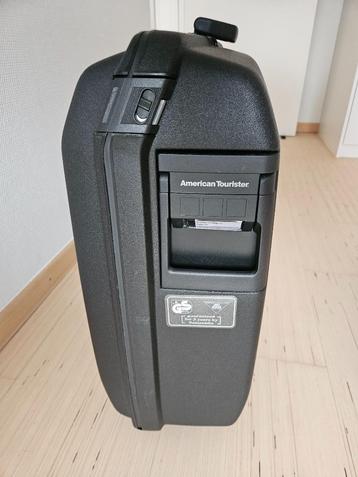 American Tourister met sleutelslot beschikbaar voor biedingen