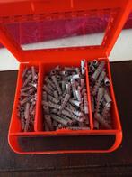 Volledig nieuwe doos met pluggen, Doe-het-zelf en Bouw, IJzerwaren en Bevestigingsmiddelen, Ophalen of Verzenden, Zo goed als nieuw