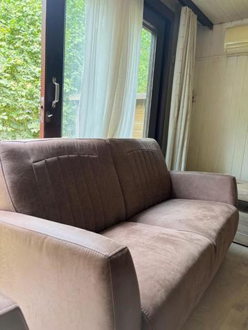 Comfortabele zetels beschikbaar voor biedingen