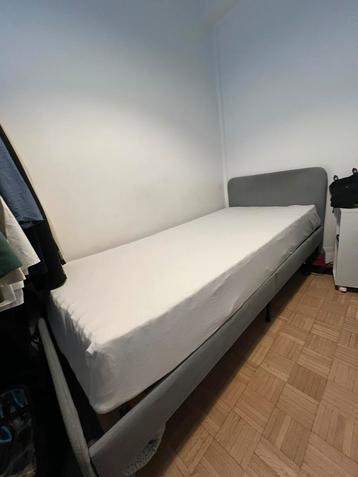 Lit une place IKEA + sommier + matelas ferme (très bon état), 90 cm, Enlèvement, 200 cm, Bois