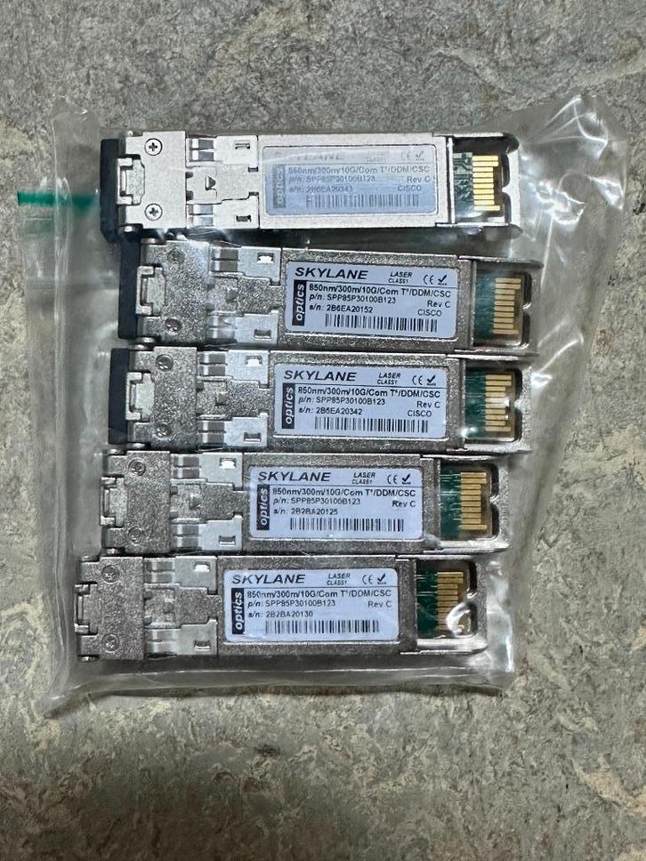 Skylane Optics SPP85P30100B123 SFP+ SR transceiver coded for, Informatique & Logiciels, Commutateurs réseau, Utilisé, Enlèvement ou Envoi